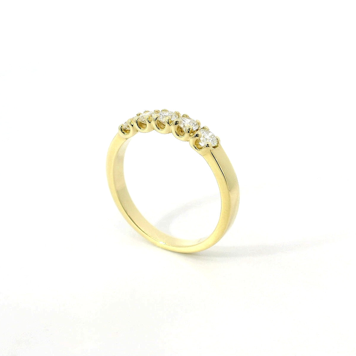 Fedina in oro giallo con 5 diamanti lab-grown taglio brillante, 0,47 carati.