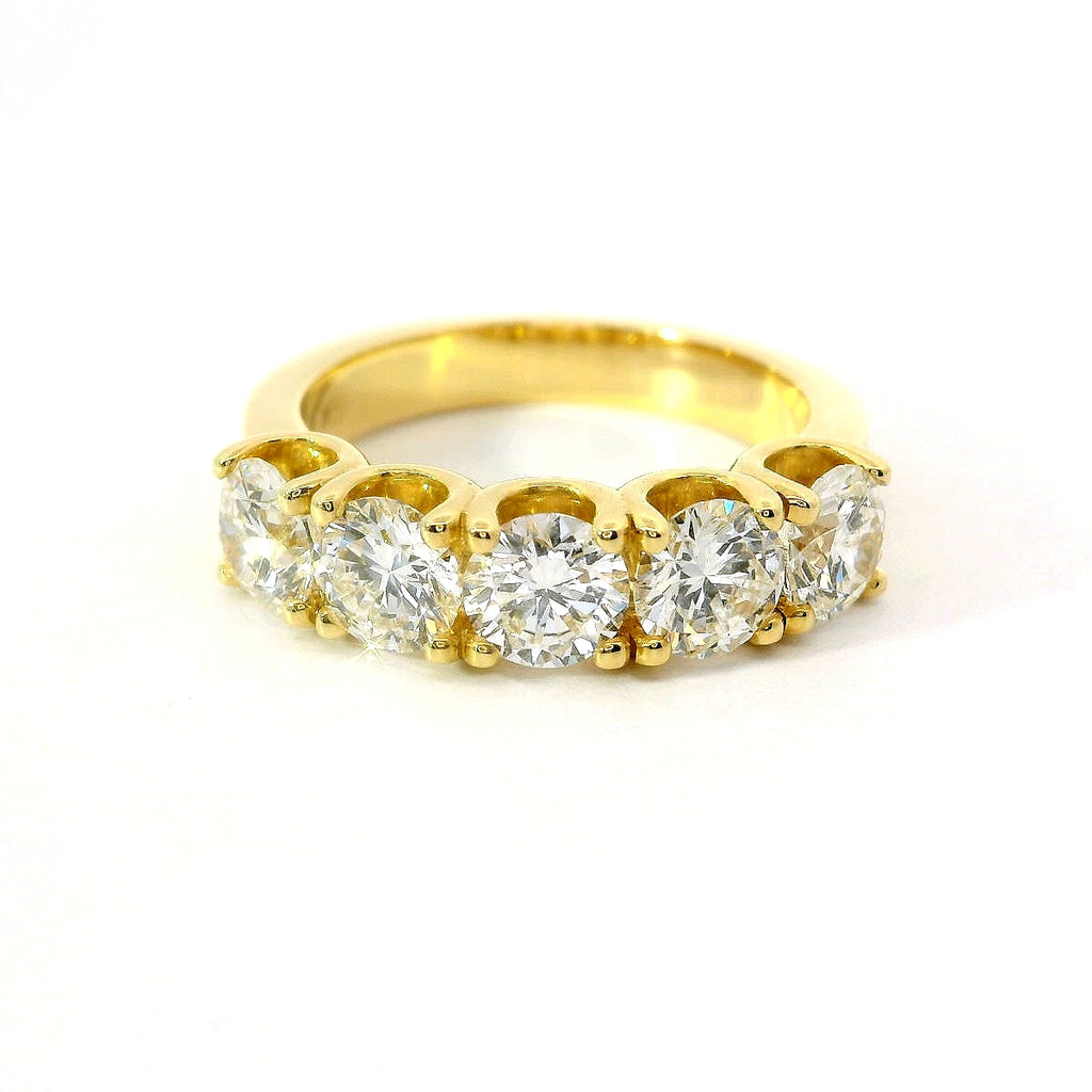 White gold band with 5 brilliant-cut lab-grown diamonds, 2.10 carats.