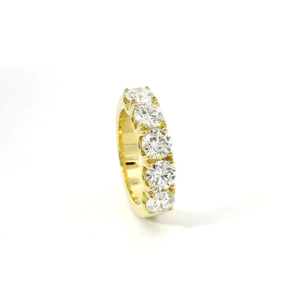 White gold band with 5 brilliant-cut lab-grown diamonds, 2.10 carats.
