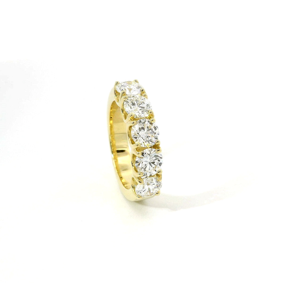 White gold band with 5 brilliant-cut lab-grown diamonds, 2.10 carats.