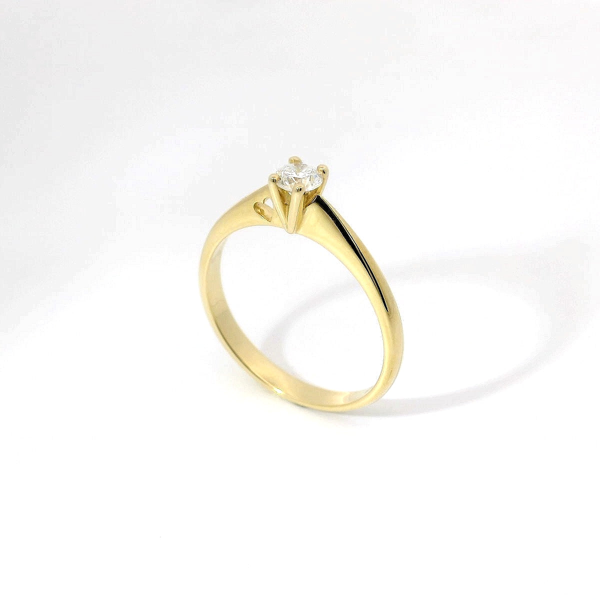 Solitario in oro giallo con diamante Lab-Grown taglio brillante, 0,20 carati.