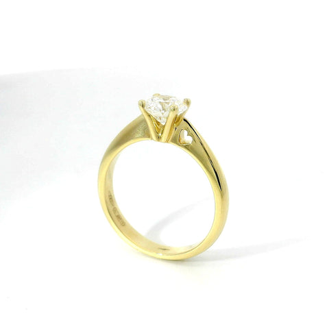 Solitario in oro giallo con diamante lab-grown taglio brillante, 0,92 carati.