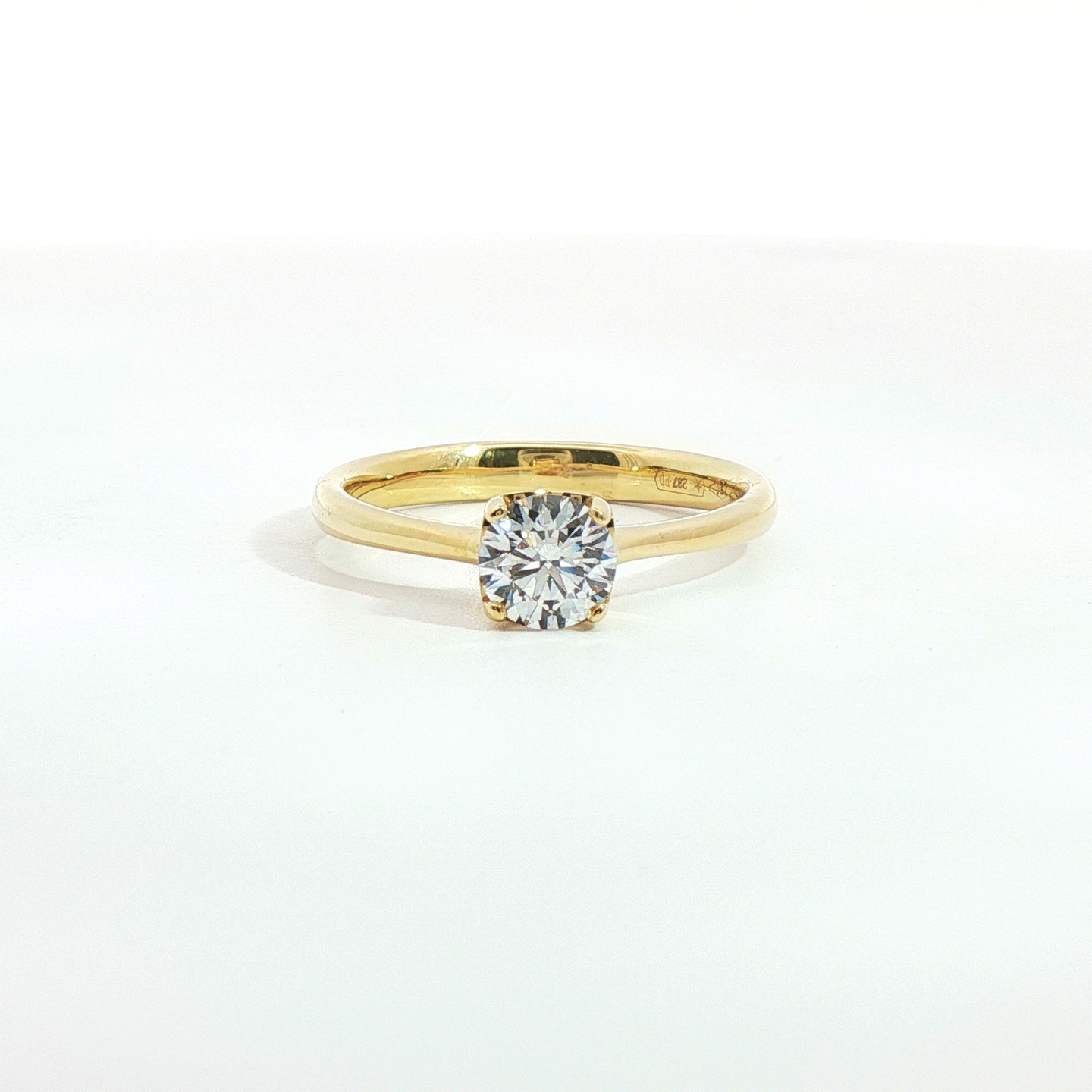 Solitario in oro giallo con diamante Lab-Grown taglio brillante, 0,50 carati.