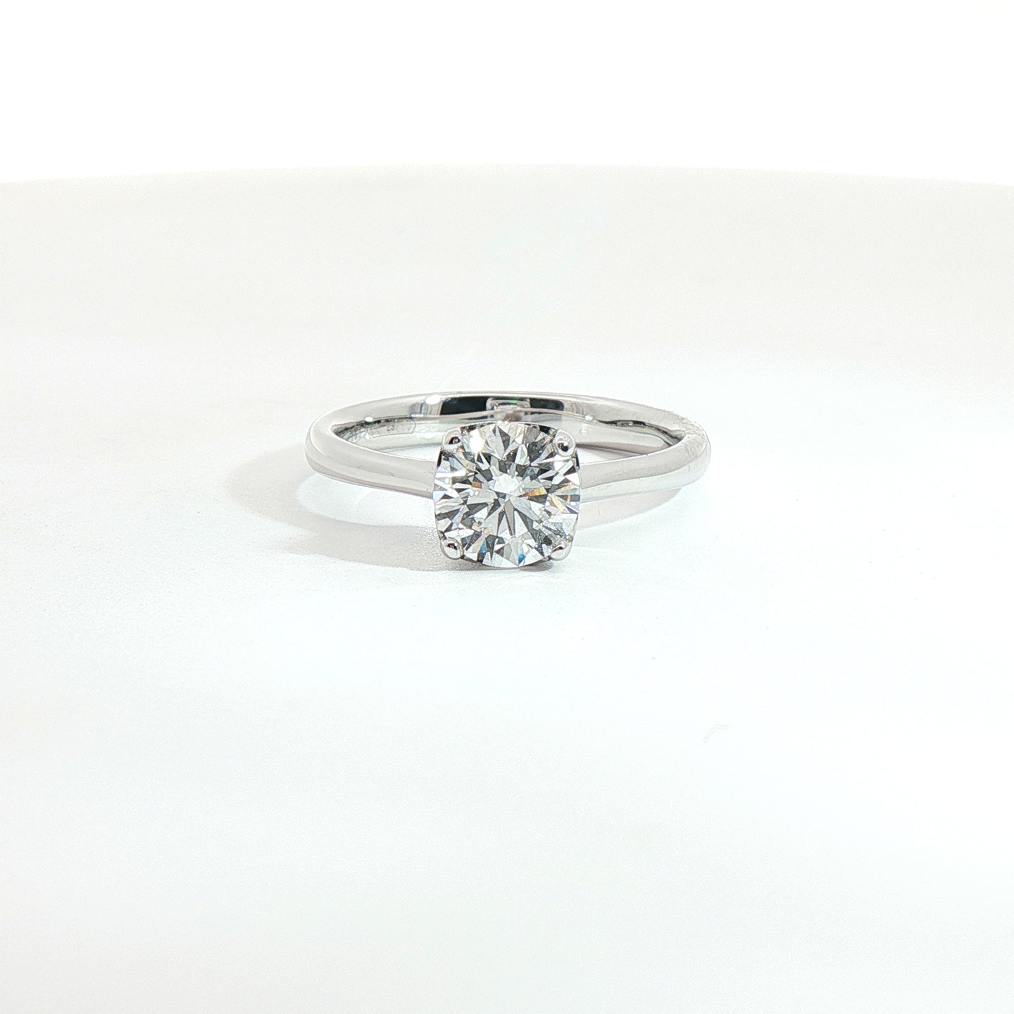 Solitario in oro bianco con diamante Lab-Grown taglio brillante, 1,00 carati.