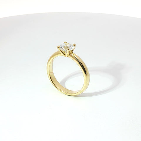 Solitario in oro giallo con diamante Lab-Grown taglio brillante, 1,00 carati.