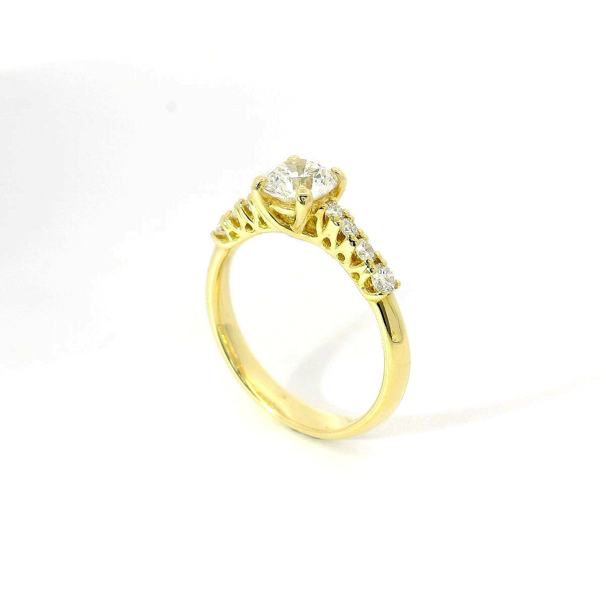 Solitaire in yellow gold with brilliant-cut lab-grown diamonds, 1.04 carats.