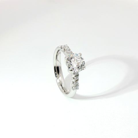 Solitario in oro bianco con diamanti Lab-Grown taglio brillante, 1,49 carati.