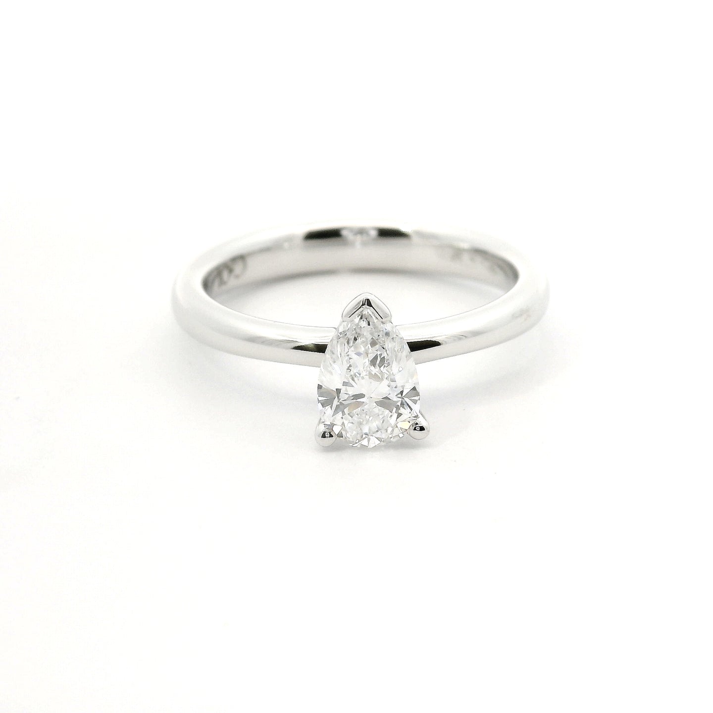Solitaire in white gold with a drop-cut lab-grown diamond, 0.74 carats.