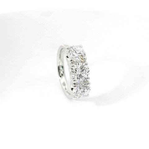 Trilogy in oro bianco e diamanti Lab-grown taglio brillante, 2,84 carati