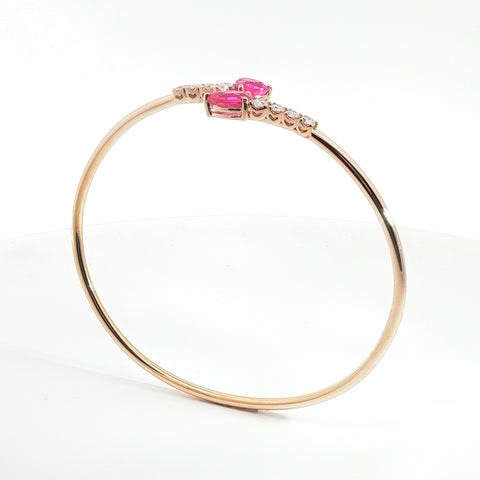 Bracciale Twin in oro rosa con zaffiri rosa Lab-Grown e diamanti Lab-Grown taglio brillante.