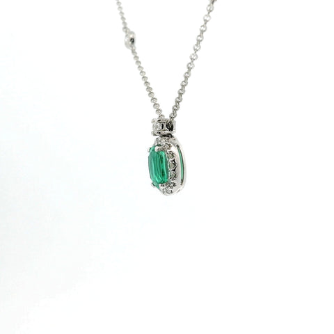 Girocollo in oro bianco con smeraldo Lab-Grown taglio ovale e diamanti Lab-Grown taglio brillante.