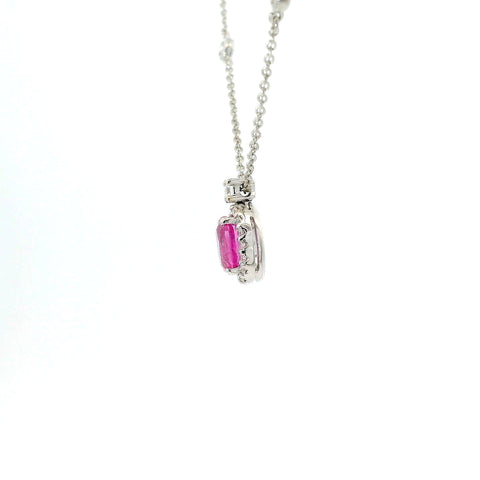 Girocollo in oro bianco con zaffiro Lab-Grown e diamanti Lab-Grown taglio brillante.