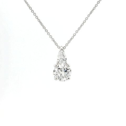 Girocollo in oro bianco con diamanti lab-grown taglio brillante e taglio goccia, 1,20 carati.