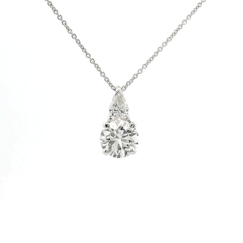 Girocollo in oro bianco con diamanti lab-grown taglio brillante e taglio goccia, 1,81 carati.