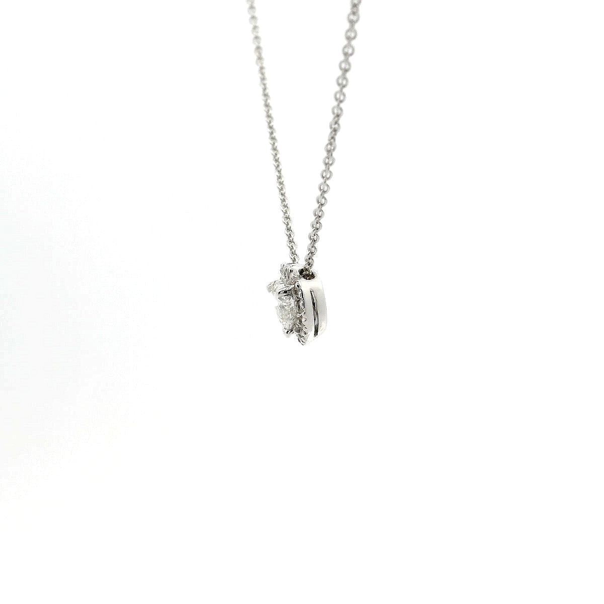 Girocollo in oro bianco con diamante lab-grown taglio cuore e contorno taglio brillante, 0,46 carati.