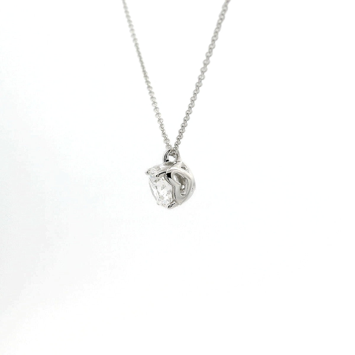 Girocollo punto luce in oro bianco castone a cuore e diamante lab-grown taglio brillante, 1,00 carati.