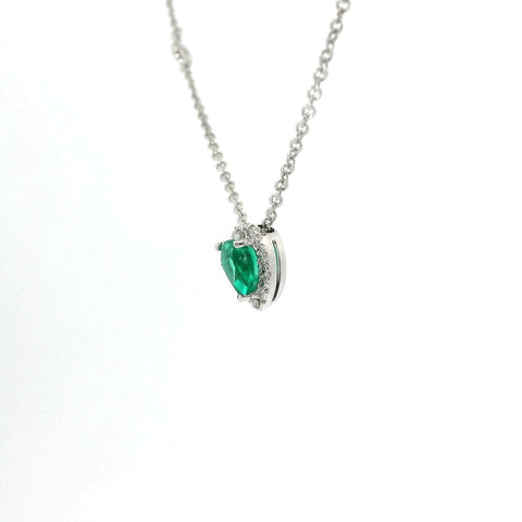 Girocollo in oro bianco con smeraldo Lab-Grown taglio cuore e diamanti Lab-Grown taglio brillante.
