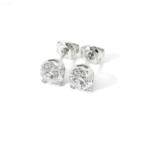 Orecchini punto luce con castone a cuore in oro bianco con diamanti lab-grown taglio brillante, 2,04 carati.