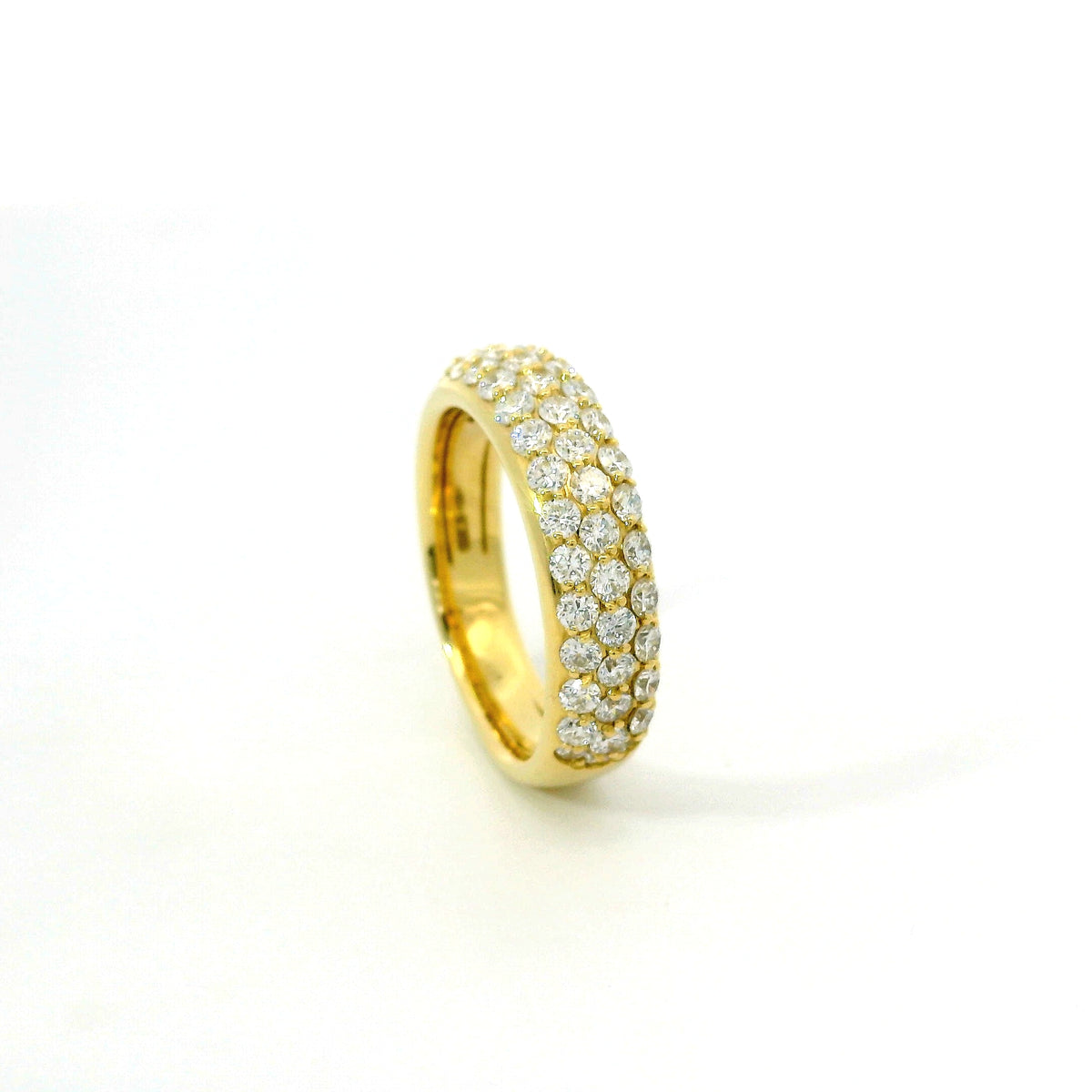 Yellow gold band with brilliant-cut lab-grown diamonds, 1.18 carats.