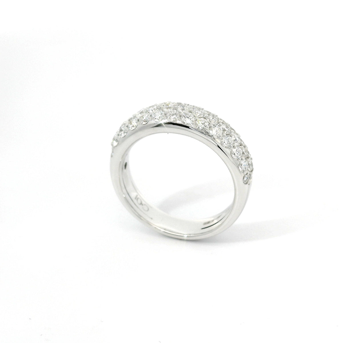 Yellow gold band with brilliant-cut lab-grown diamonds, 1.18 carats.
