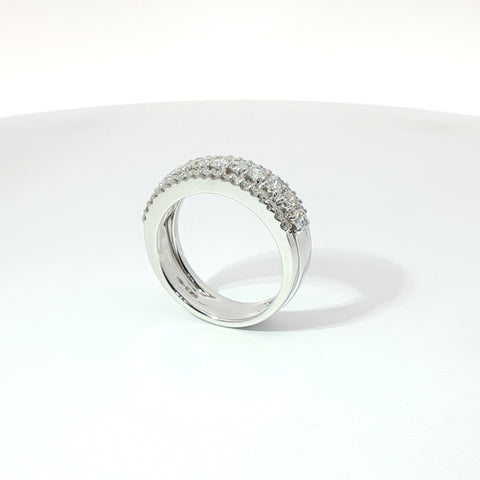 Fascia in oro bianco con diamanti Lab-Grown taglio brillante, 0,97 carati.