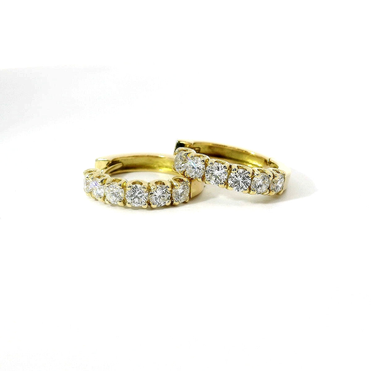 Yellow gold hoop earrings with brilliant-cut lab-grown diamonds, 1.17 carats.