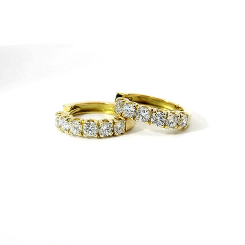 Orecchini a cerchio in oro giallo con diamanti lab-grown taglio brillante, 1,17 carati.