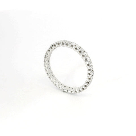 Eternity in oro bianco e diamanti lab-grown taglio brillante, 0,69 carati.