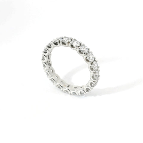 Eternity in oro bianco e diamanti lab-grown taglio brillante, 2,33 carati.