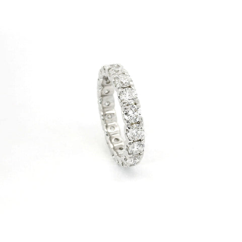 Eternity in oro bianco e diamanti lab-grown taglio brillante, 2,88 carati.