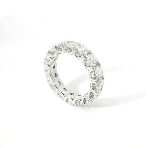 Eternity in oro bianco e diamanti lab-grown taglio brillante, 4,14 carati.