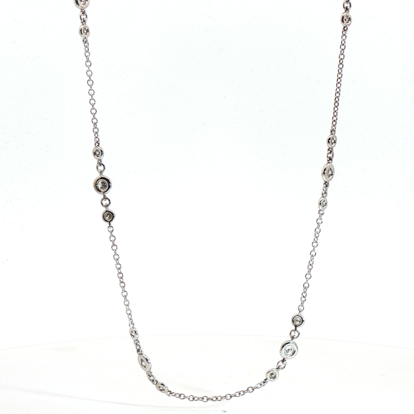 Girocollo in oro bianco con diamanti Lab-Grown taglio brillante, 1,37 carati.