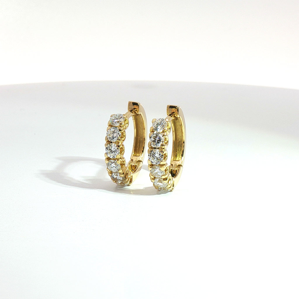 Yellow gold hoop earrings with brilliant-cut lab-grown diamonds, 1.17 carats.