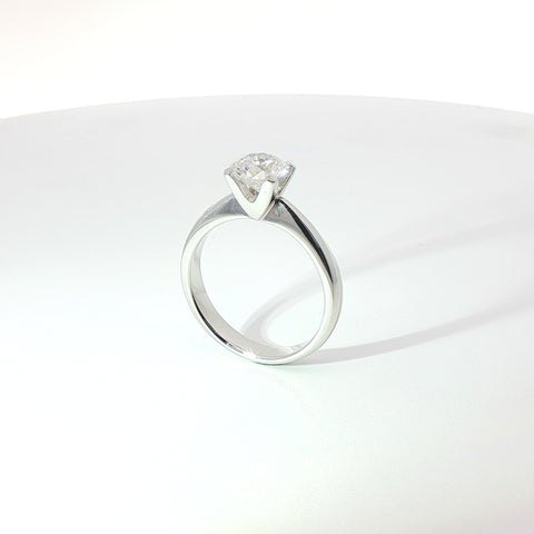 Solitario in oro bianco con diamante Lab-Grown taglio brillante, 1,17 carati.