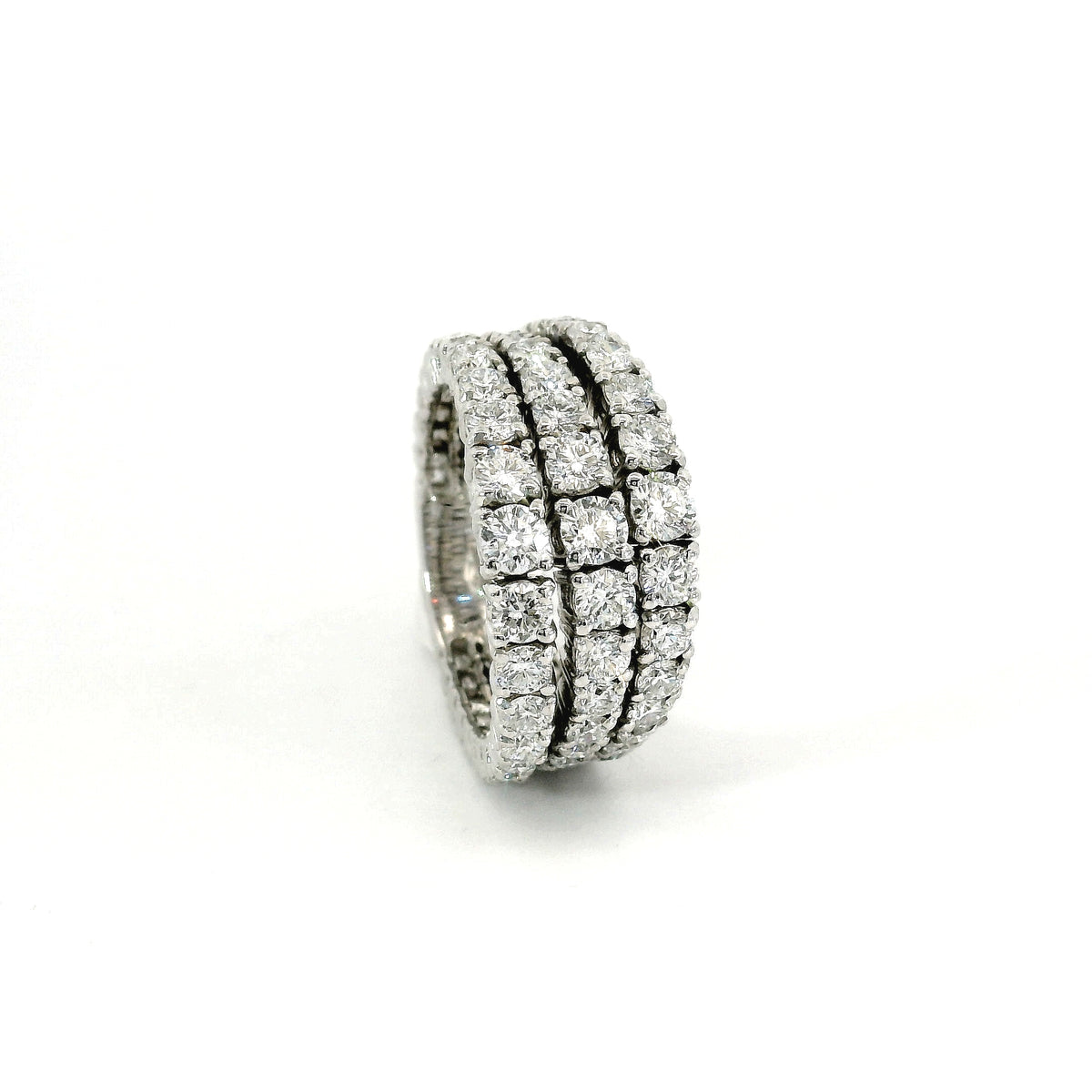 Soft graduated band in white gold with brilliant-cut lab-grown diamonds, 2.47 carats.