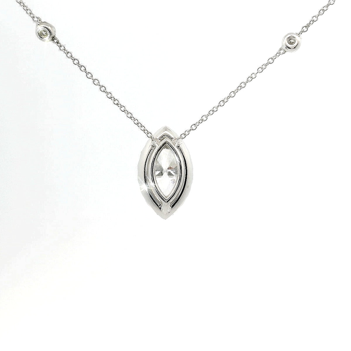 Girocollo Dreams in oro bianco con diamante Lab-Grown taglio marquise e taglio brillante, 1,86 carati.