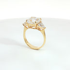 Anello Cushion Trillion Wings