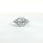 Anello Oval Trillion Wings