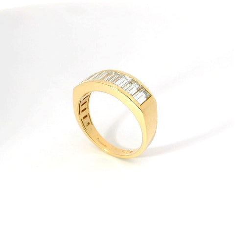 Fedina in oro giallo e diamanti Lab-Grown taglio baguette, 1,60 carati.