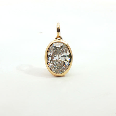 Ciondolo Aurea in oro giallo con diamante Lab-Grown taglio ovale, 3,01 carati.
