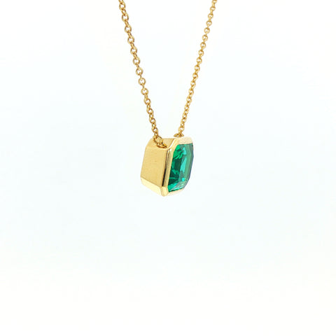 Girocollo in oro giallo con smeraldo Lab-Grown taglio smeraldo,3,41 carati.