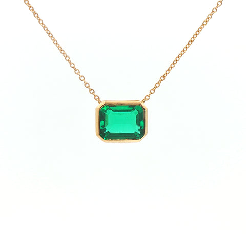 Girocollo in oro giallo con smeraldo Lab-Grown taglio smeraldo,3,41 carati.