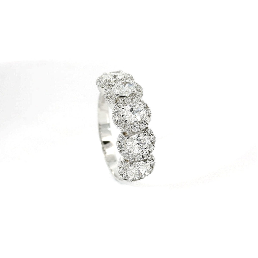 White gold band with 5 brilliant-cut lab-grown diamonds, 2.10 carats.