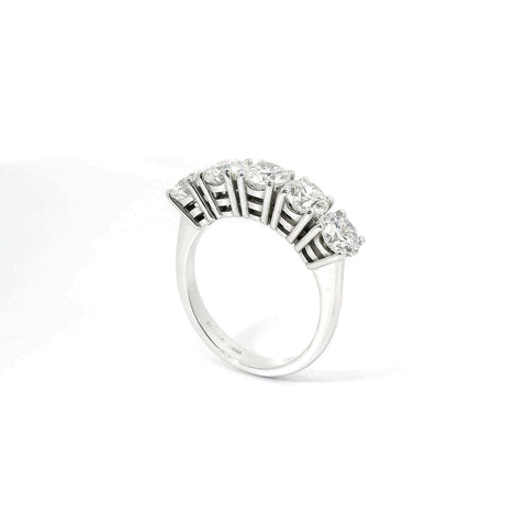Fedina a 5 pietre in oro bianco e diamanti Lab-grown taglio Brillante, 2,63 carati.