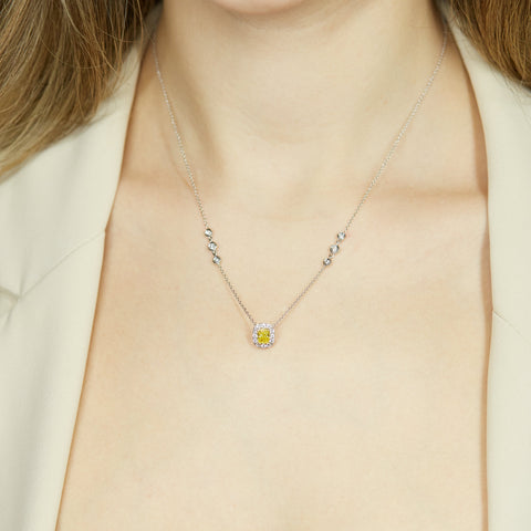 Girocollo dreams in oro bianco e diamante lab-grown taglio cuscino fancy yellow e taglio brillante, 1,12 carati.