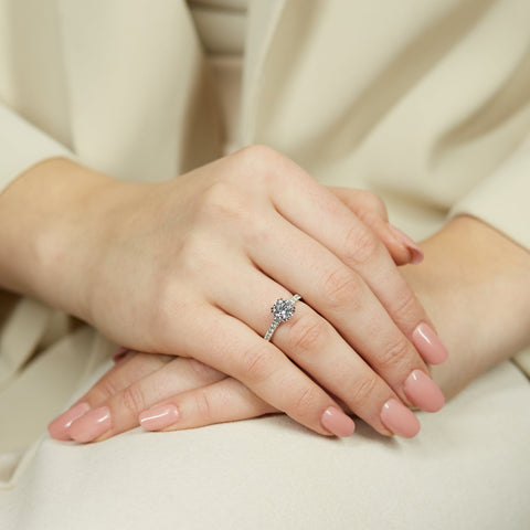 Solitario in oro bianco con diamanti Lab-Grown taglio brillante, 1,75 carati.