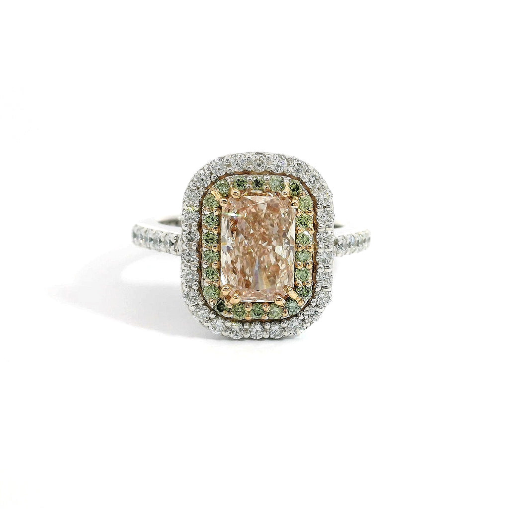 Anello in oro Bianco e Diamanti Lab-Grown taglio Radiant Fancy Pink e taglio Brillante, 2,38 carati.