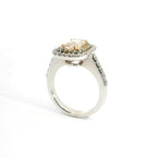 Anello in oro Bianco e Diamanti Lab-Grown taglio Radiant Fancy Pink e taglio Brillante, 2,38 carati.