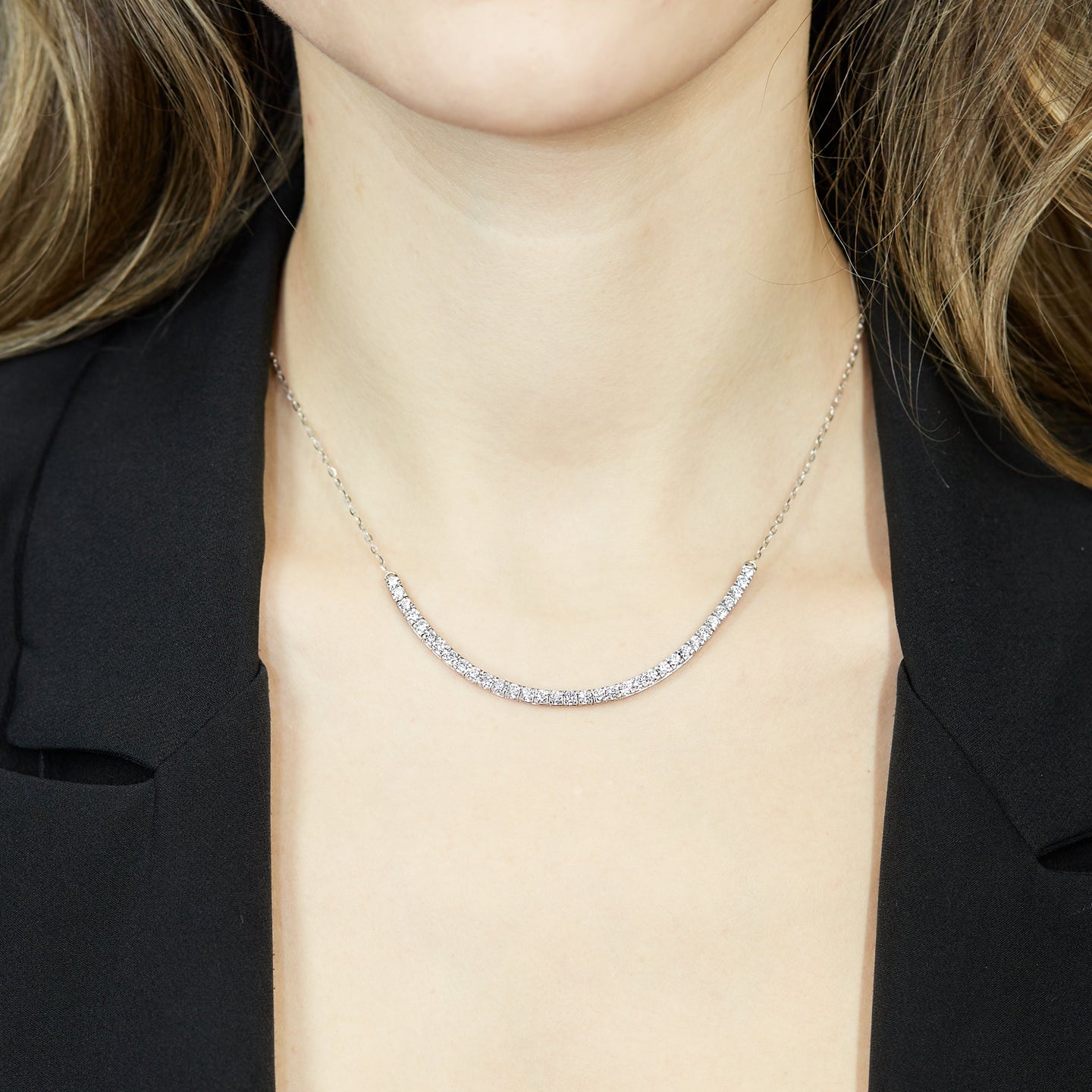 Girocollo tennis in oro bianco e diamanti Lab-grown taglio brillante, 1,96 carati.