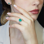 Anello Emerald Cushion Wings